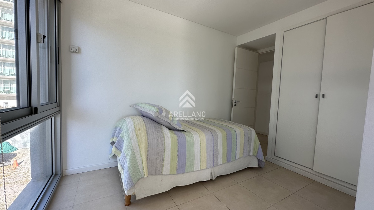Apartamento ID.2724 - Playa Mansa 2 dormitorios y medio con cochera