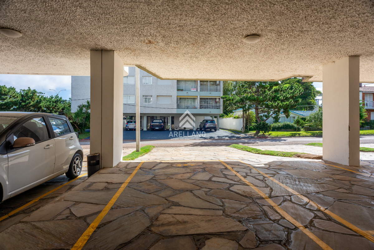 Apartamento ID.4496 - 1 dormitorio con vista al mar playa mansa, PRIMERA LINEA