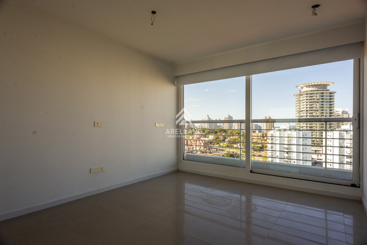 Apartamento ID.3219 - 3 dormitorios Playa Mansa - Punta del Este - Vista al Mar