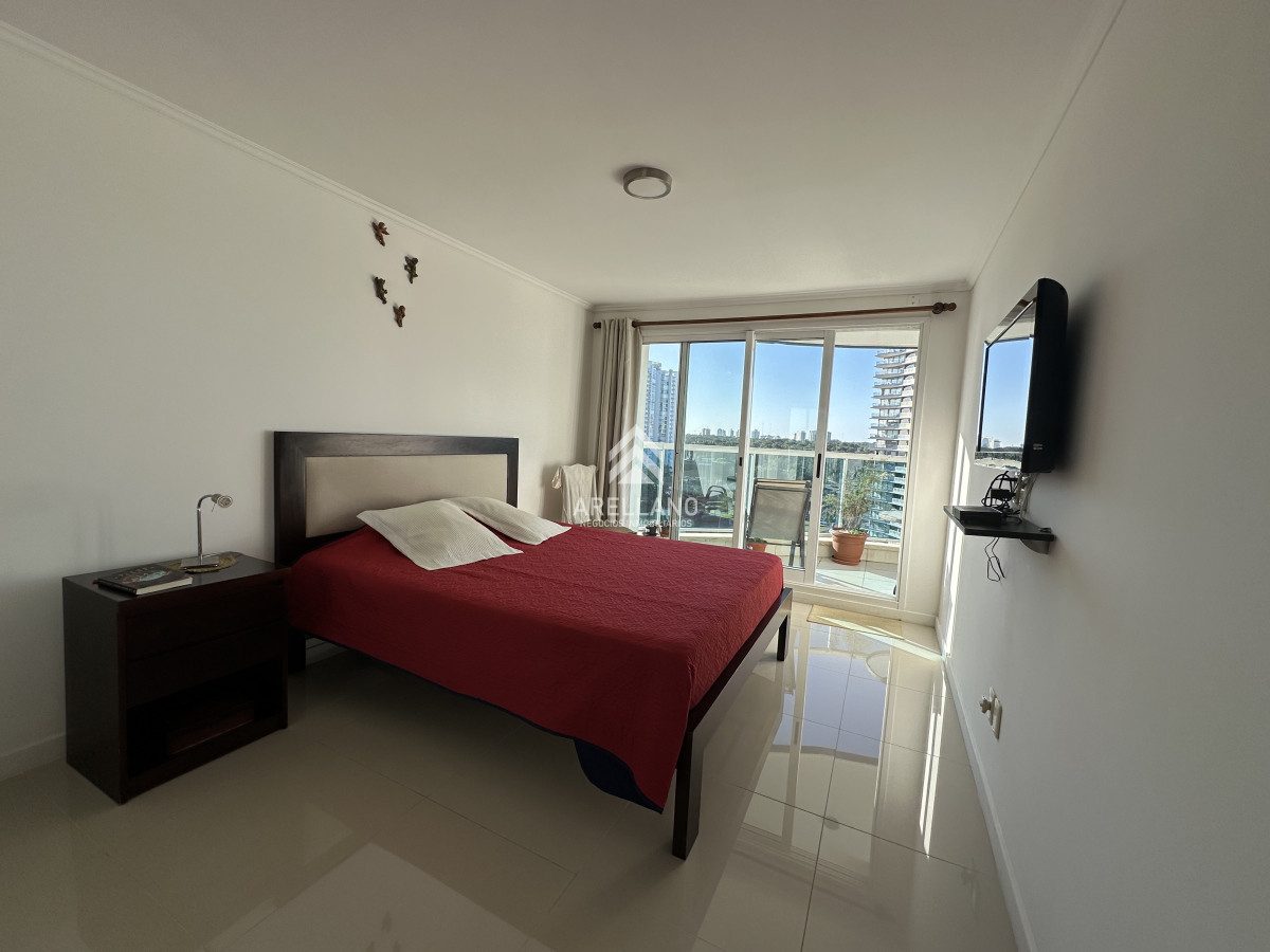 Apartamento ID.4484 - 2 dormitorios en suite playa mansa