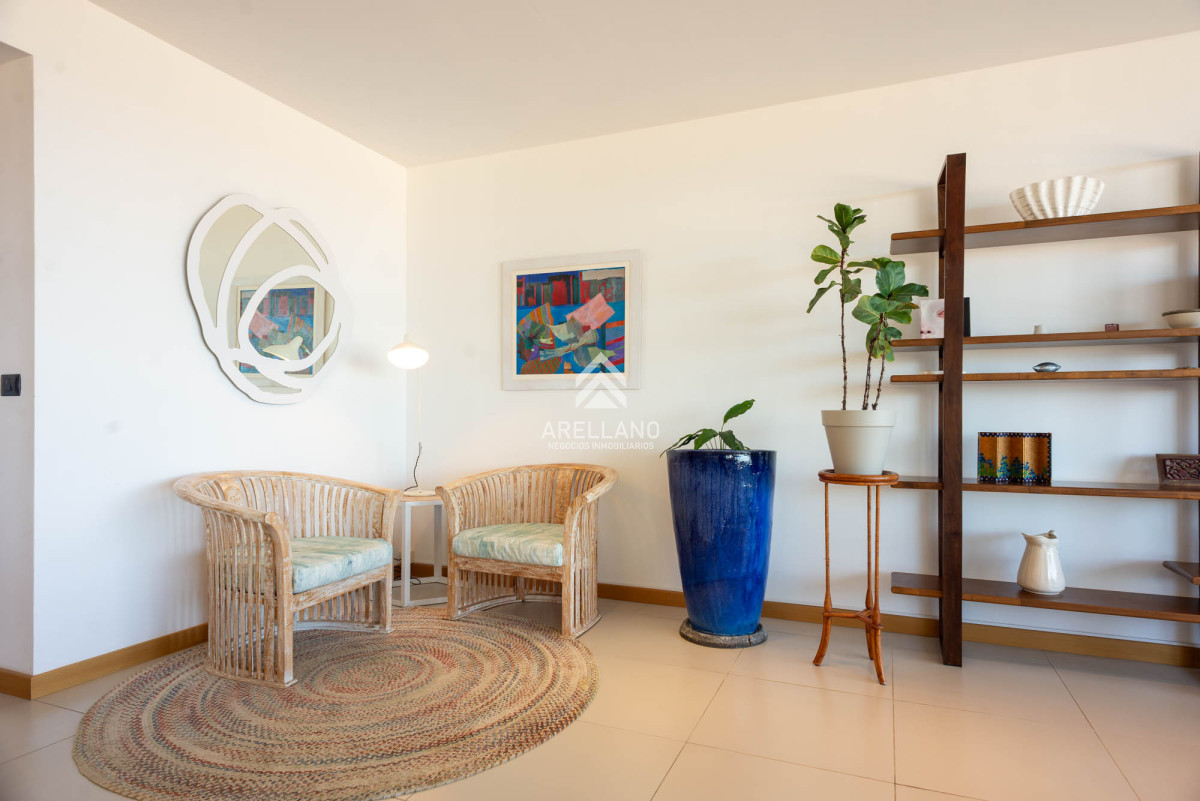 Apartamento ID.4032 - 3 DORMITORIOS Y DEPENDENCIA, Punta del este 