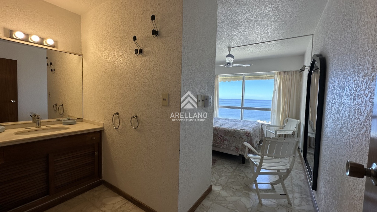 Apartamento ID.2748 - 3 dormitorios con vista al mar Playa Mansa, Punta del Este