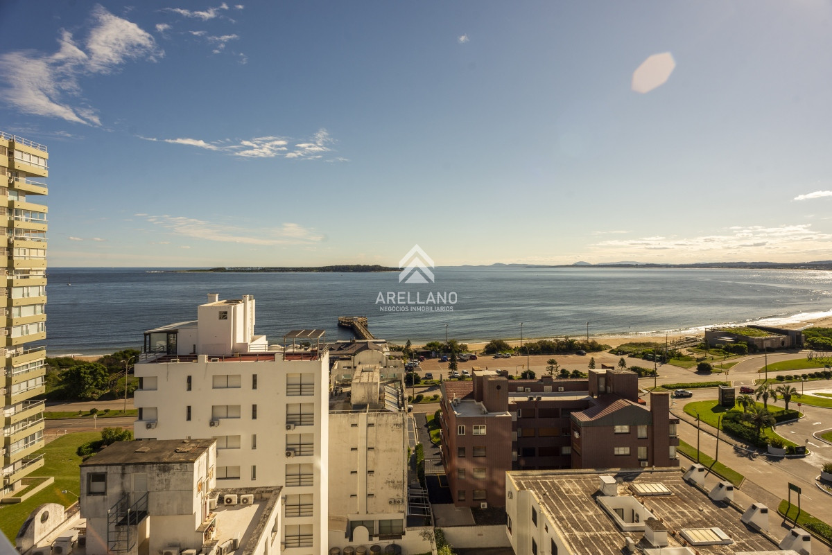 Apartamento ID.3219 - 3 dormitorios Playa Mansa - Punta del Este - Vista al Mar