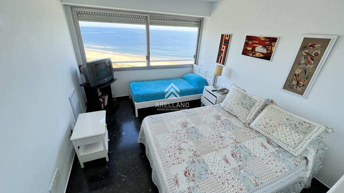 Apartamento ID.1088 - VENTA DEPARTAMENTO 3 DORMITORIOS Y DEPENDENCIA PLAYA BRAVA