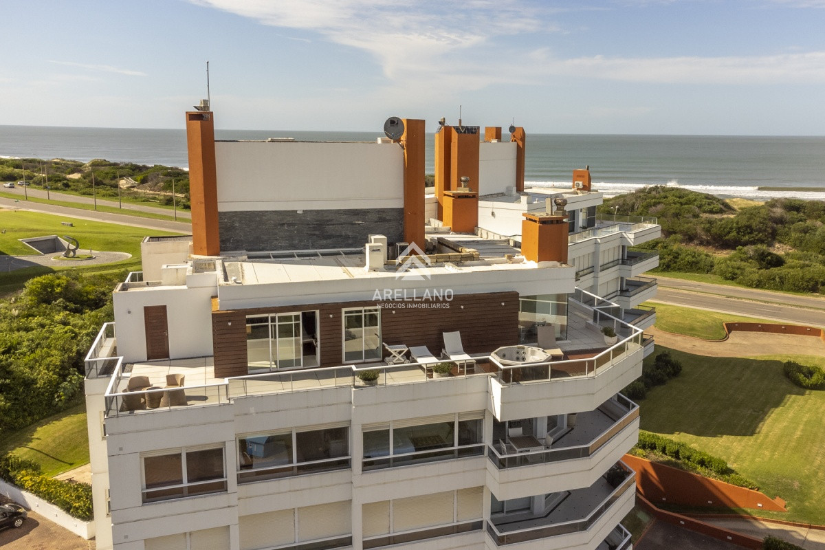 Apartamento ID.1773 - VENTA PENT-HOUSE FRENTE AL MAR 5 DORMITORIOS + LOFT