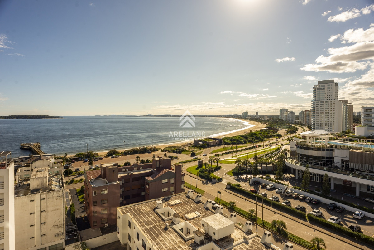 Apartamento ID.3219 - 3 dormitorios Playa Mansa - Punta del Este - Vista al Mar
