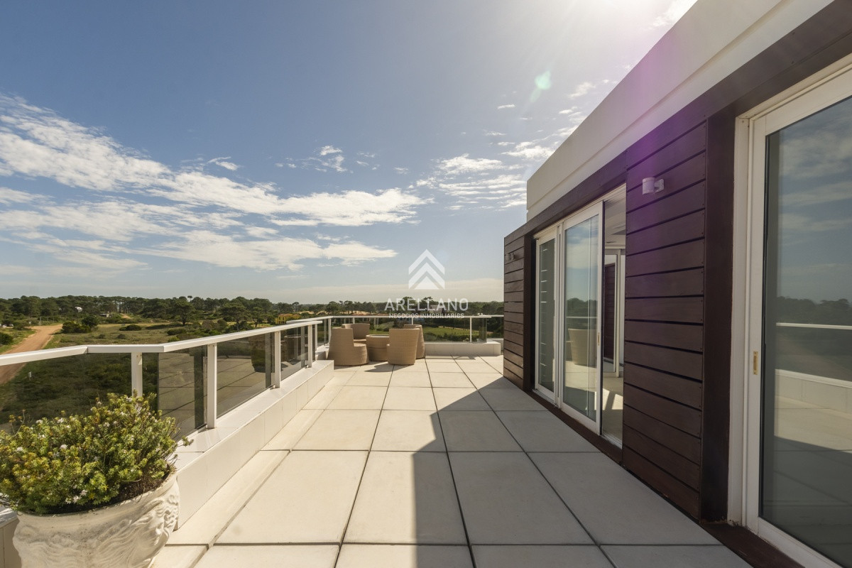 Apartamento ID.1773 - VENTA PENT-HOUSE FRENTE AL MAR 5 DORMITORIOS + LOFT