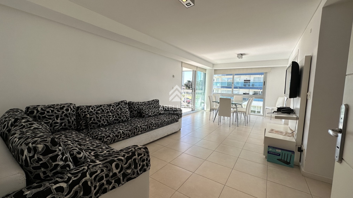Apartamento ID.2724 - Playa Mansa 2 dormitorios y medio con cochera