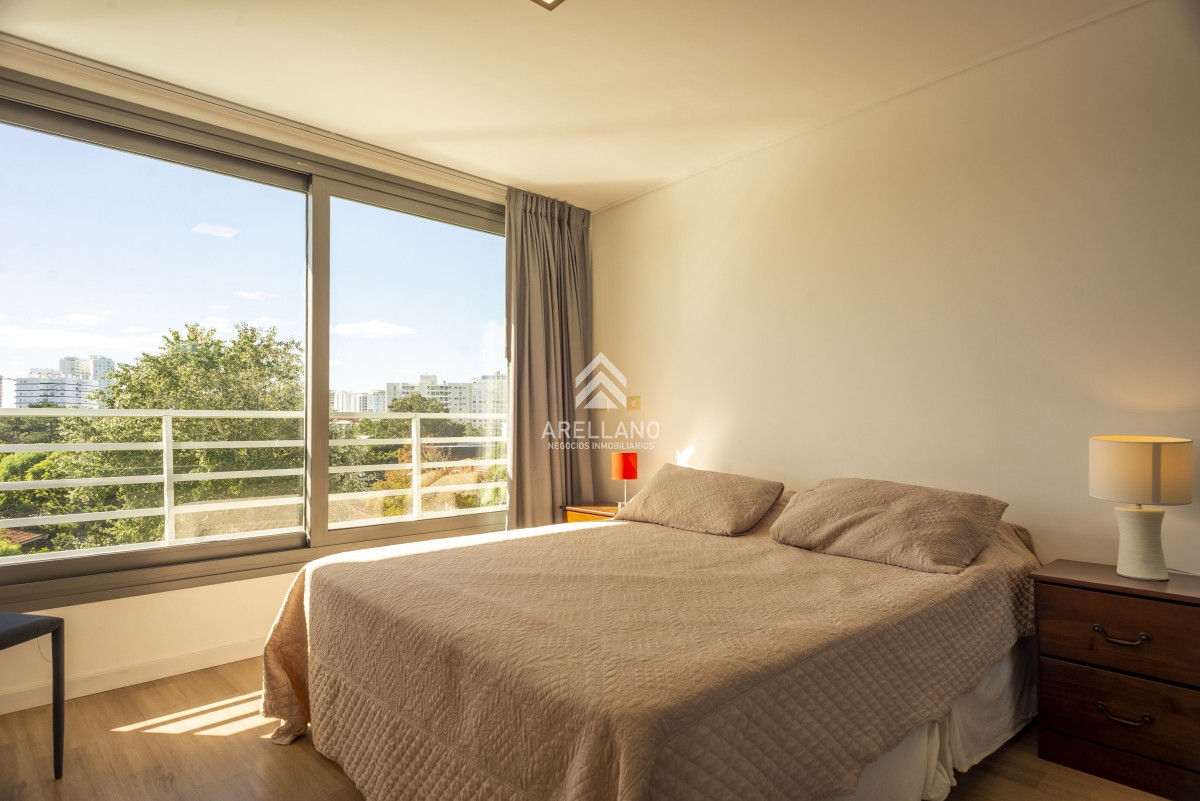 Apartamento ID.3256 - 2 dormitorios playa mansa - Punta del Este