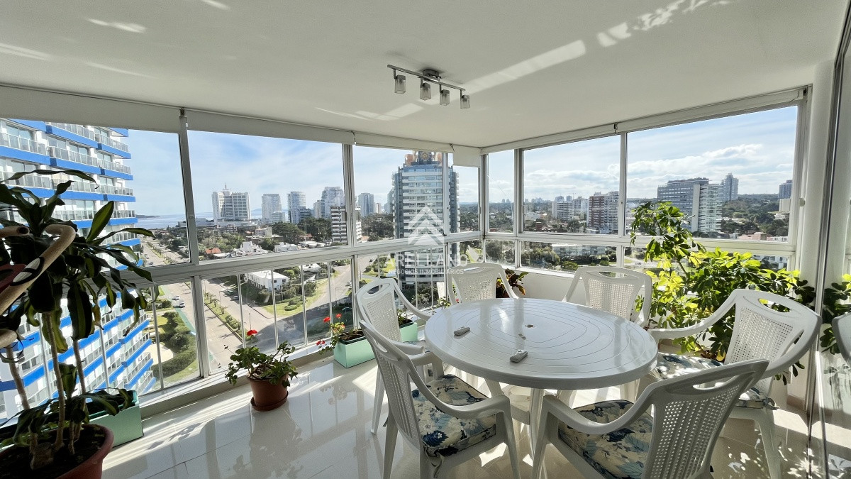 Apartamento ID.1088 - VENTA DEPARTAMENTO 3 DORMITORIOS Y DEPENDENCIA PLAYA BRAVA