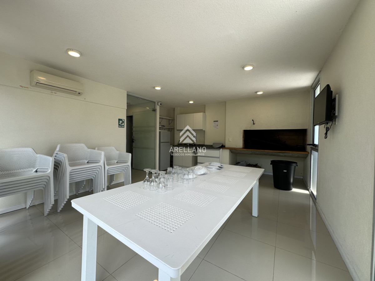 Apartamento ID.5777 - Alquiler de Verano 1 dormitorio con servicios y cochera