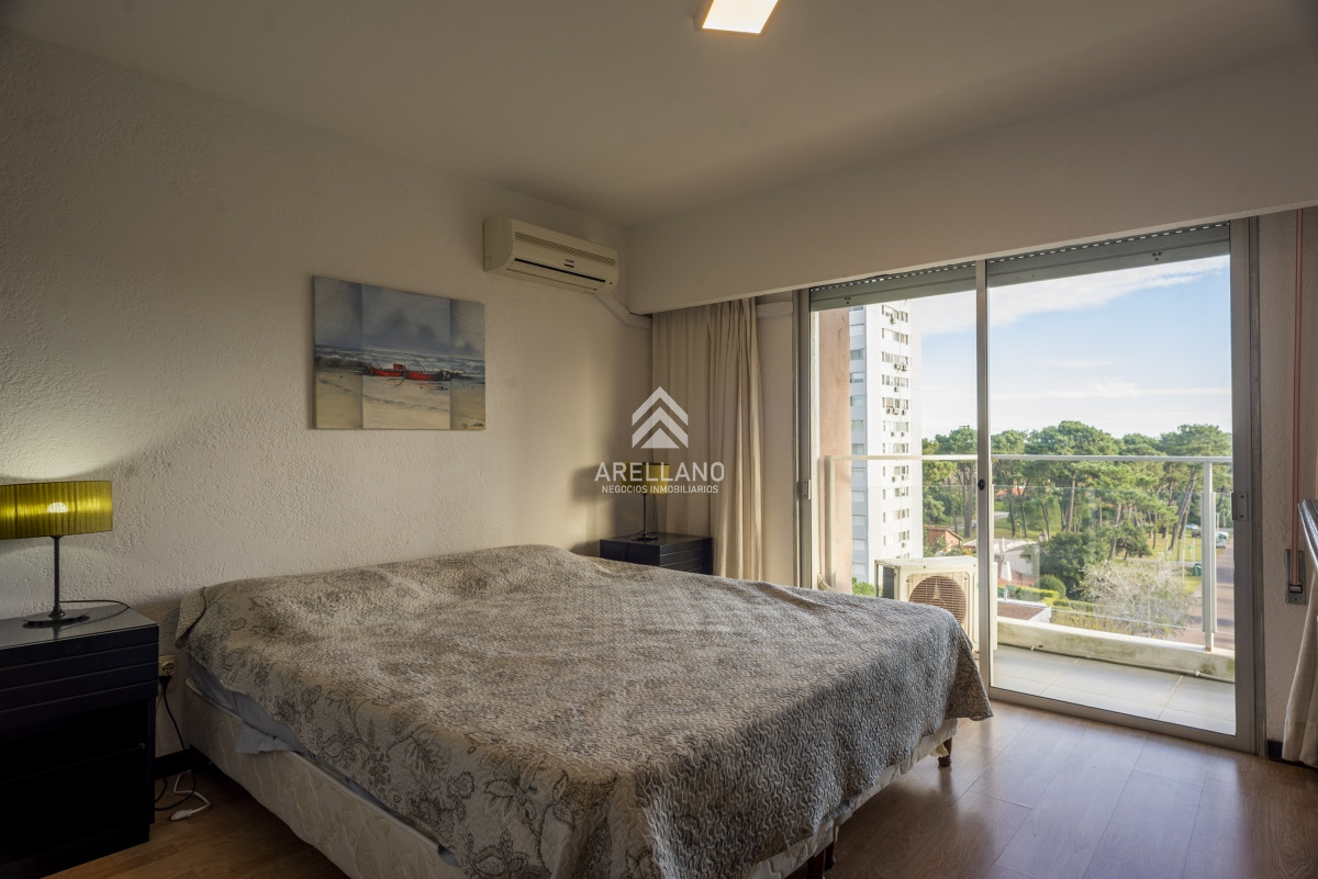 Apartamento ID.3125 - 2 dormitorios y garage Roosevelt - Punta del Este