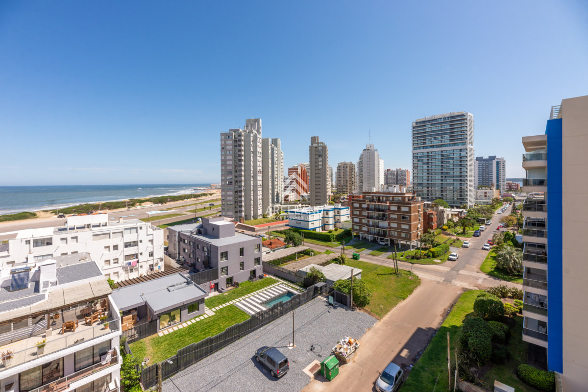 Apartamento ID.5608 - 2 dormitorios, vista al mar y garage