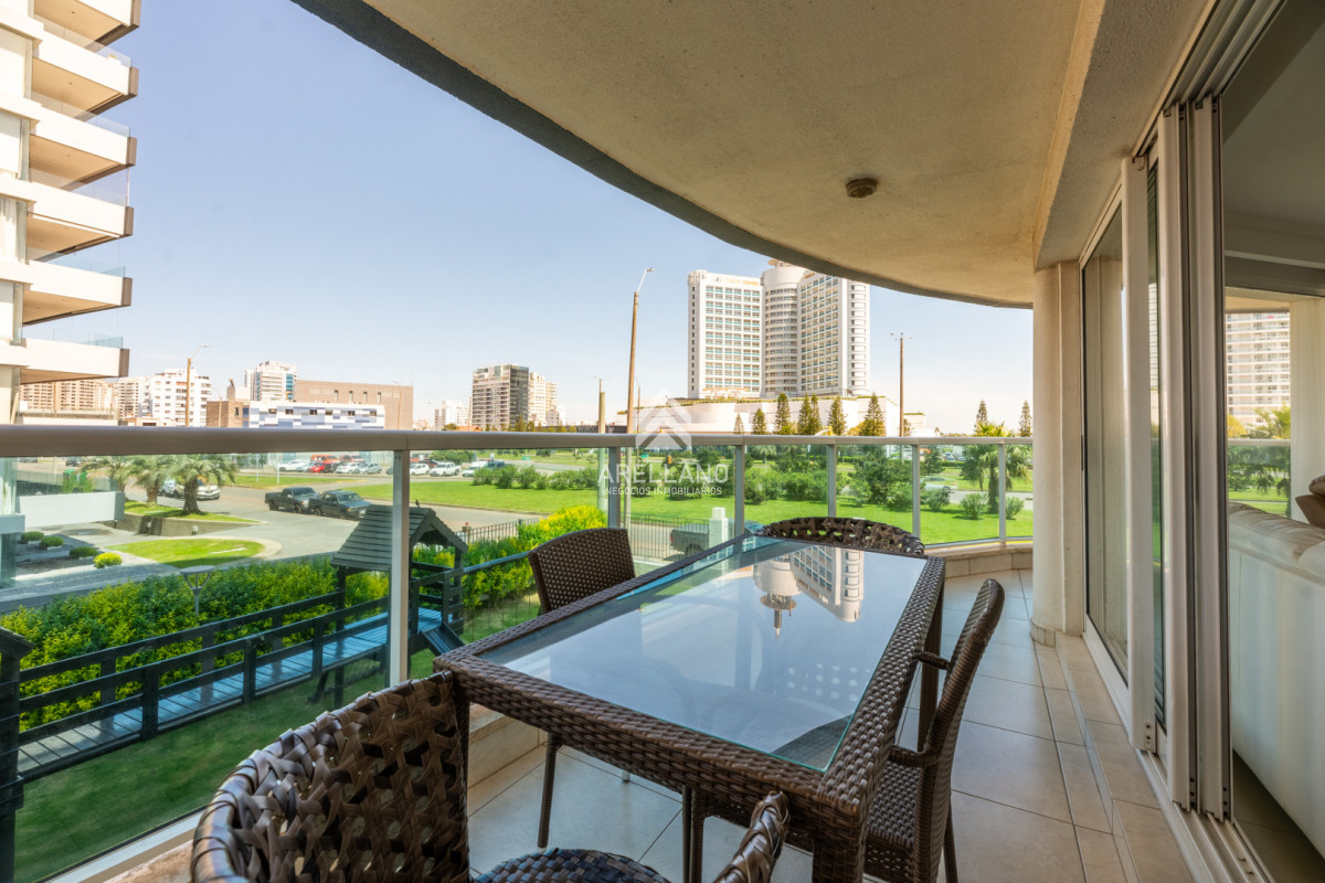 Apartamento ID.5597 - 3 dormitorios y dependencia, Playa Mansa, Punta del Este