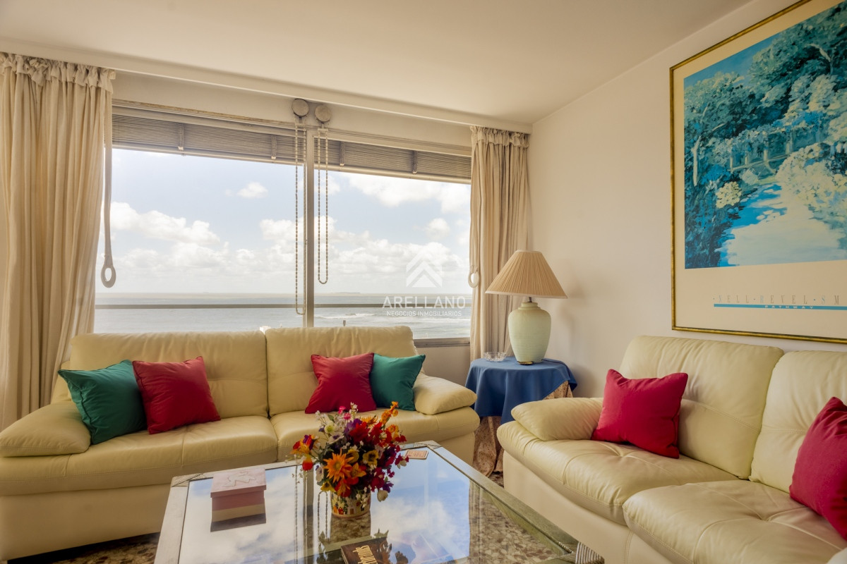 Apartamento ID.2935 - 2 dormitorios con garage en Peninsula Punta del Este