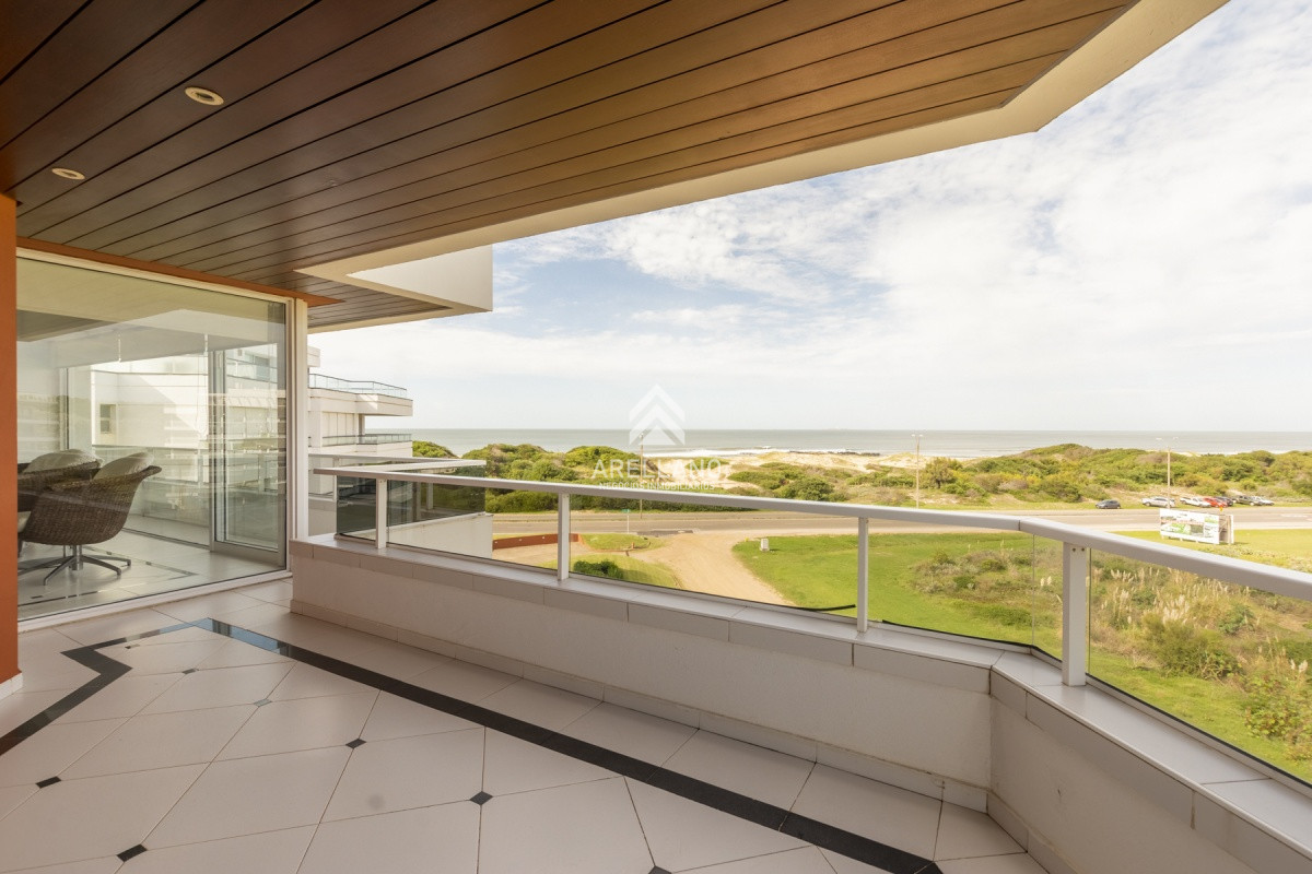 Apartamento ID.1773 - VENTA PENT-HOUSE FRENTE AL MAR 5 DORMITORIOS + LOFT