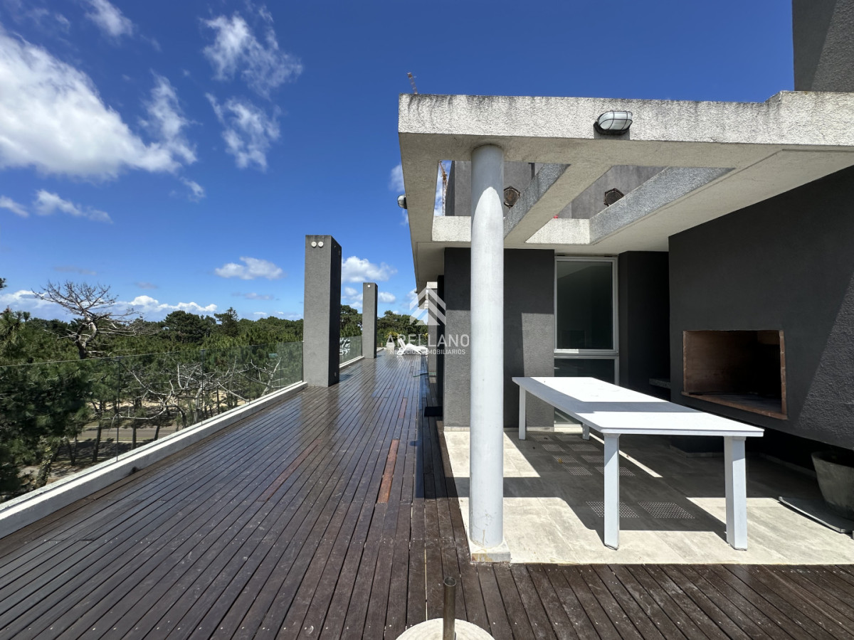 Apartamento ID.5777 - Alquiler de Verano 1 dormitorio con servicios y cochera