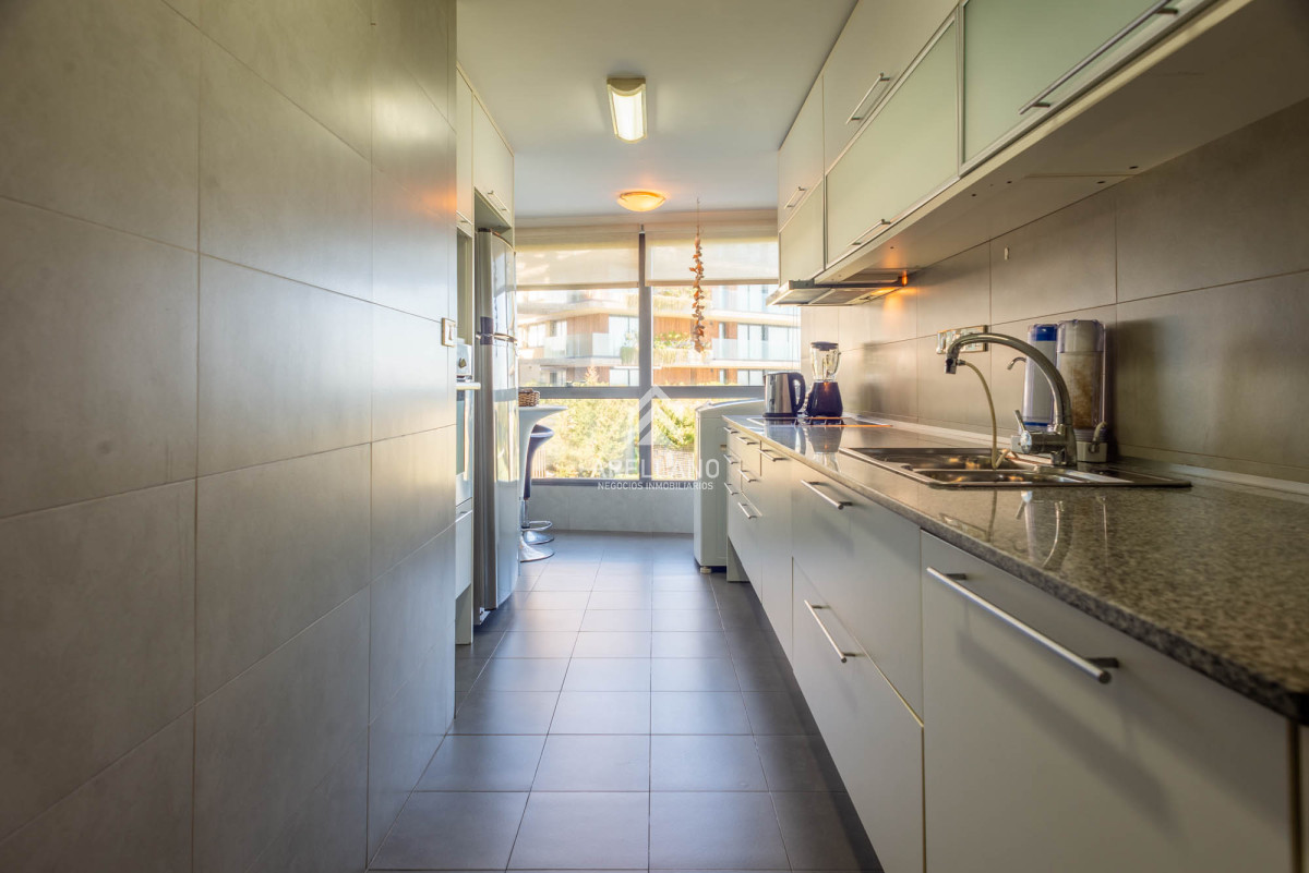 Apartamento ID.4033 - 3 dormitorios vista despejada a la laguna y al mar.