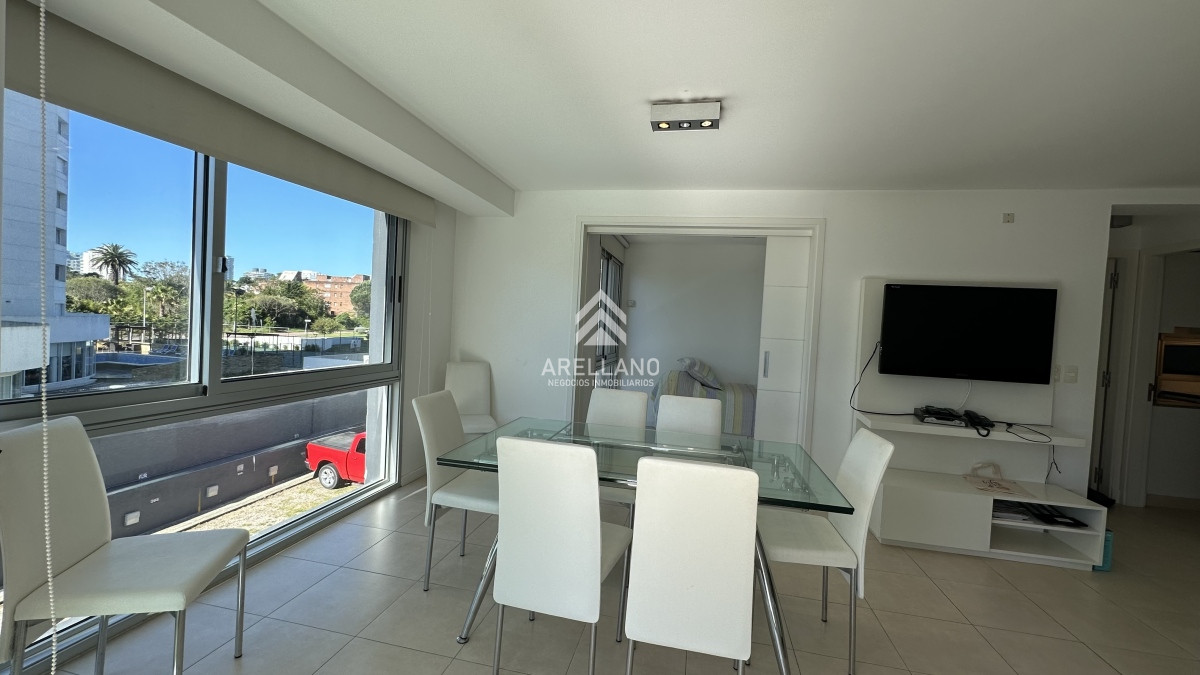 Apartamento ID.2724 - Playa Mansa 2 dormitorios y medio con cochera