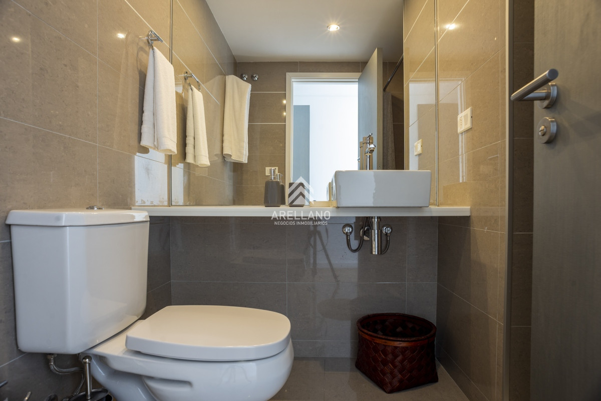 Apartamento ID.3255 - 2 DORMITORIOS PISO ALTO VISTA AL MAR PLAYA MANSA
