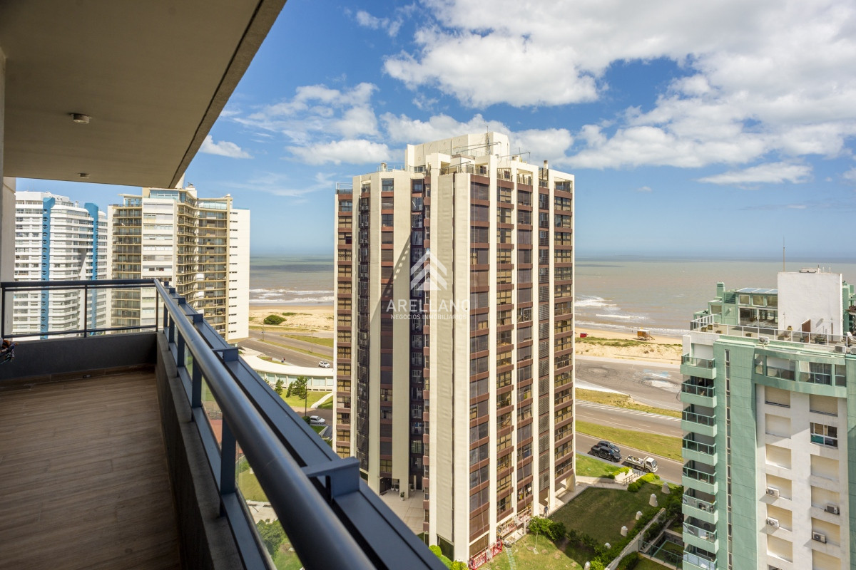 Apartamento ID.2682 - Venta apartamento 2 Dormitorios 2 Baños Playa Brava - Punta del Este -