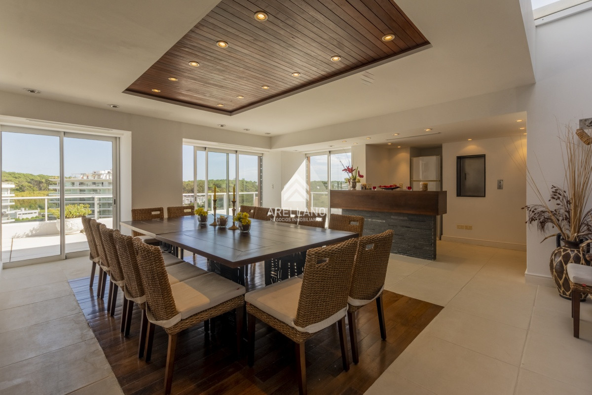 Apartamento ID.1773 - VENTA PENT-HOUSE FRENTE AL MAR 5 DORMITORIOS + LOFT