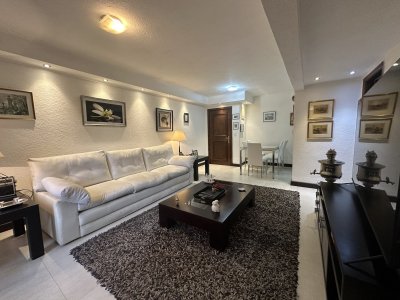 VENTA APARTAMENTO 1 DORMITORIO CON GARAGE ROOSEVELT