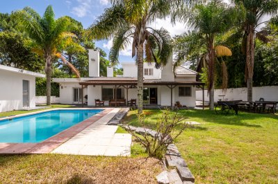4 dormitorios casa en Cantegril con piscina, Punta del Este