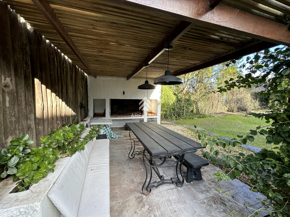 Casa ID.3853 - Casa de 4 dormitorios en Rincon del Indio