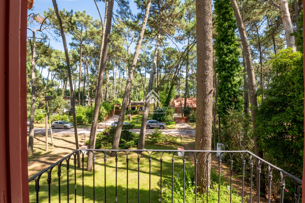 Casa ID.5791 - Casa de estilo en Pinares, 4 habitaciones y 3 baños