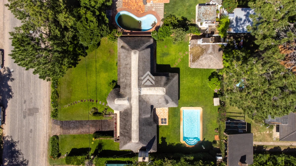 Casa ID.5750 - Alquiler 5 dormitorios piscina climatizada Punta del Este