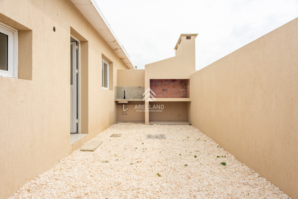 Casa ID.5496 - Altos de la laguna, 2 dormitorios con garage