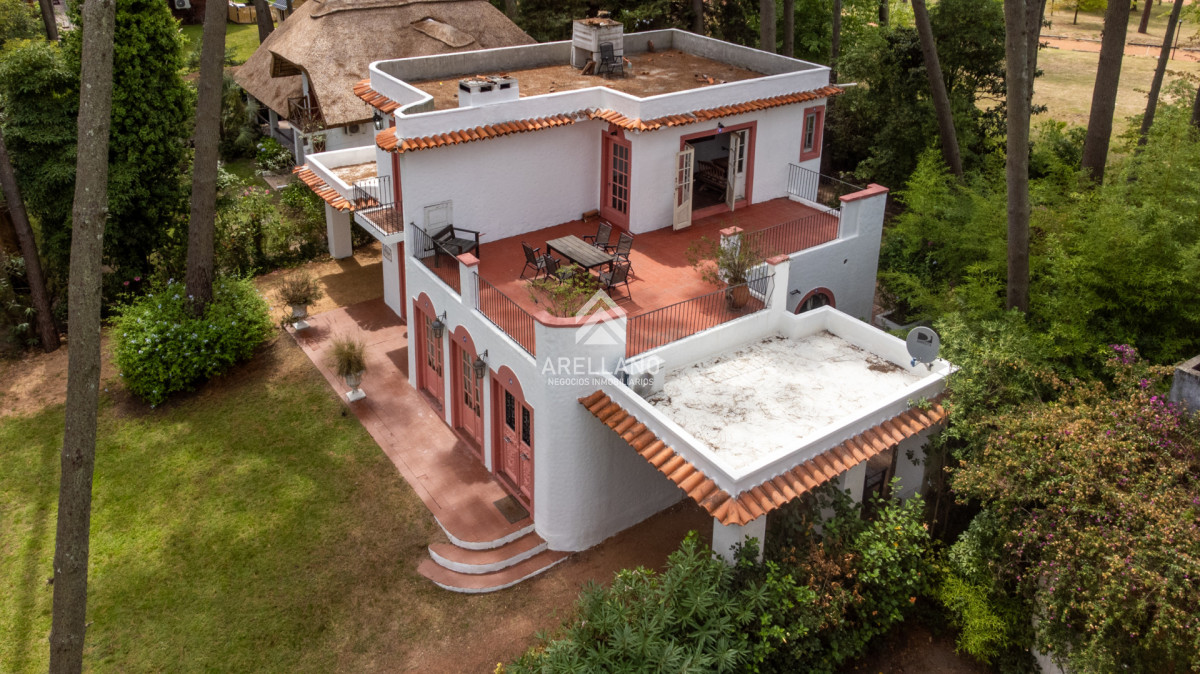 Casa ID.5791 - Casa de estilo en Pinares, 4 habitaciones y 3 baños