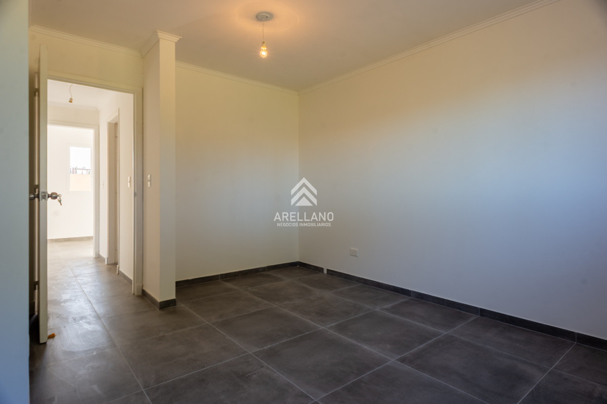 Casa ID.4605 - 2 dormitorios altos de la laguna con garage