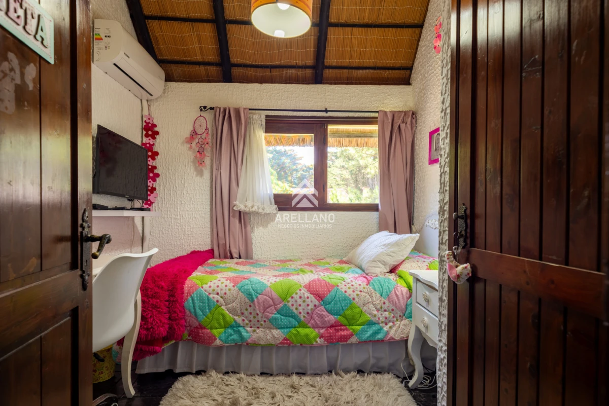 Casa ID.5750 - Alquiler 5 dormitorios piscina climatizada Punta del Este