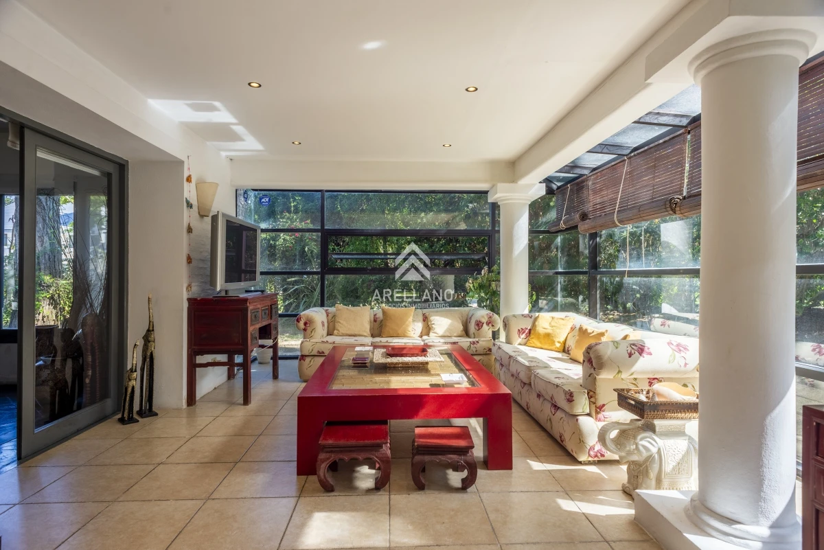 Casa ID.2663 - casa con piscina 5 dormitorios en suite, escritorio jardin amplio