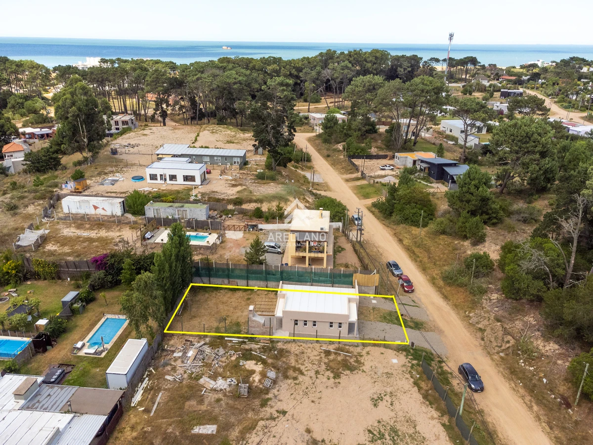 Casa ID.4281 - 2 dormitorios 2 baños cerca de la laguna y el mar!