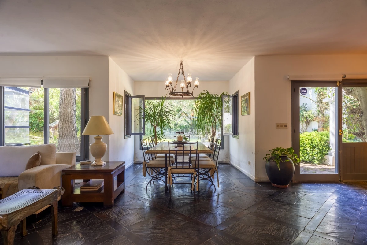 Casa ID.2663 - casa con piscina 5 dormitorios en suite, escritorio jardin amplio