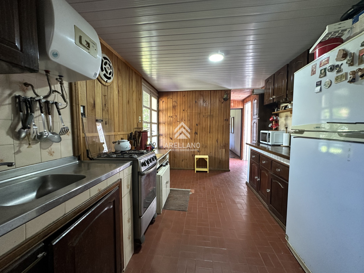 Casa ID.4217 - Venta casa 5 dormitorios en La Coronilla 