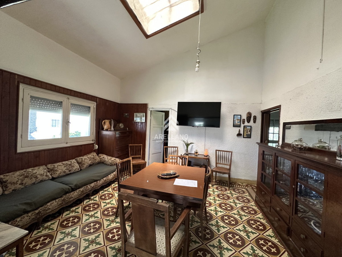 Casa ID.4217 - Venta casa 5 dormitorios en La Coronilla 