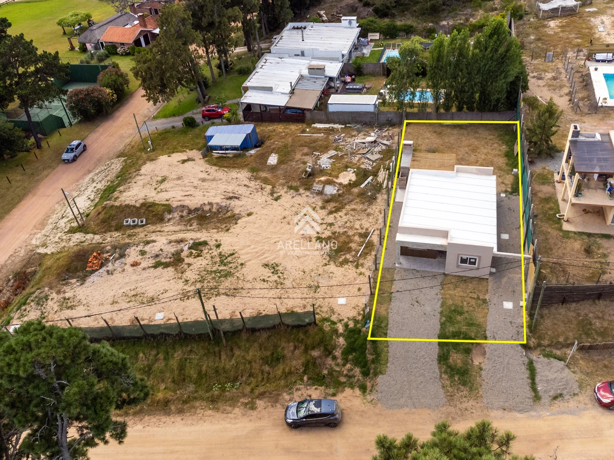 Casa ID.4281 - 2 dormitorios 2 baños cerca de la laguna y el mar!