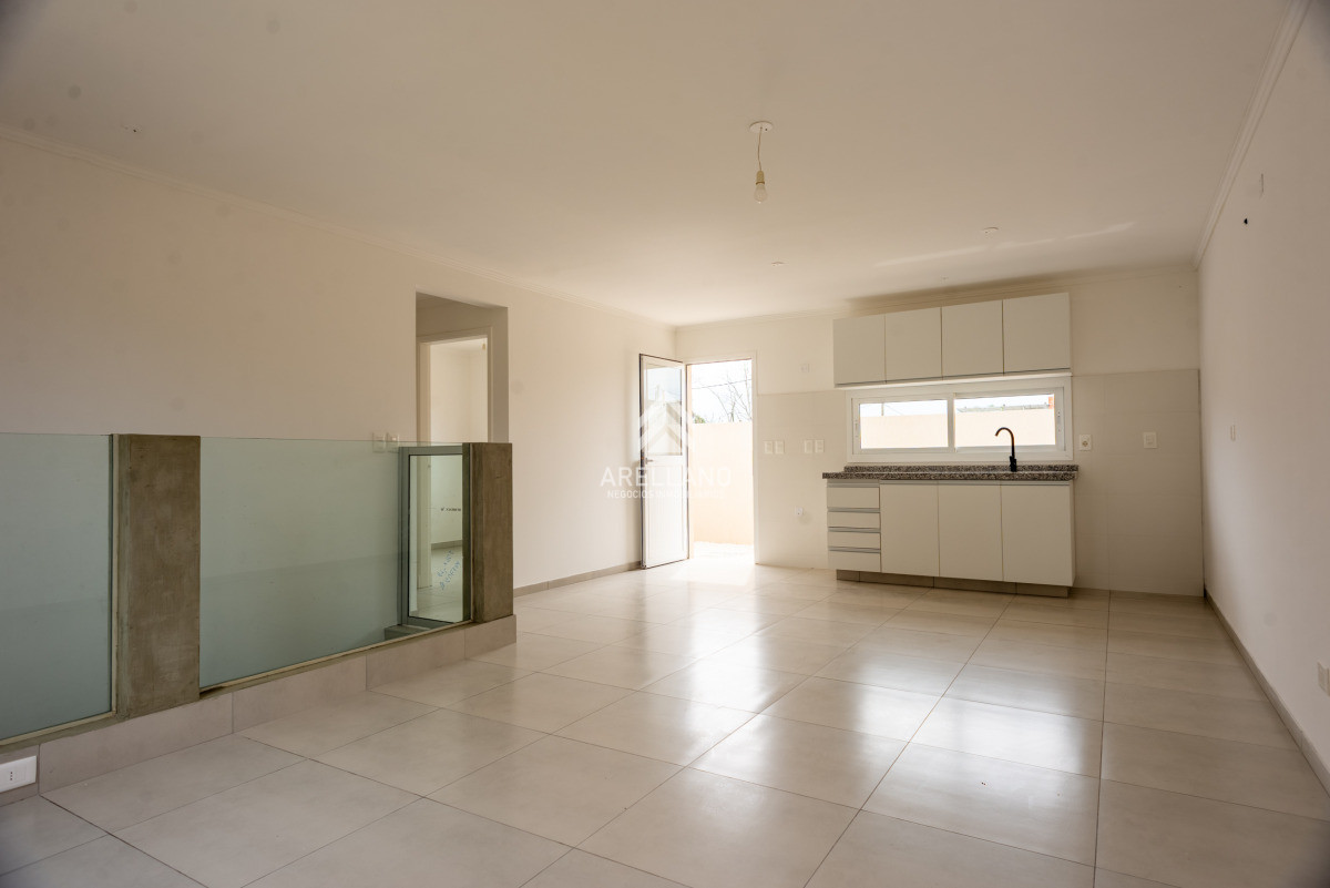 Casa ID.5496 - Altos de la laguna, 2 dormitorios con garage