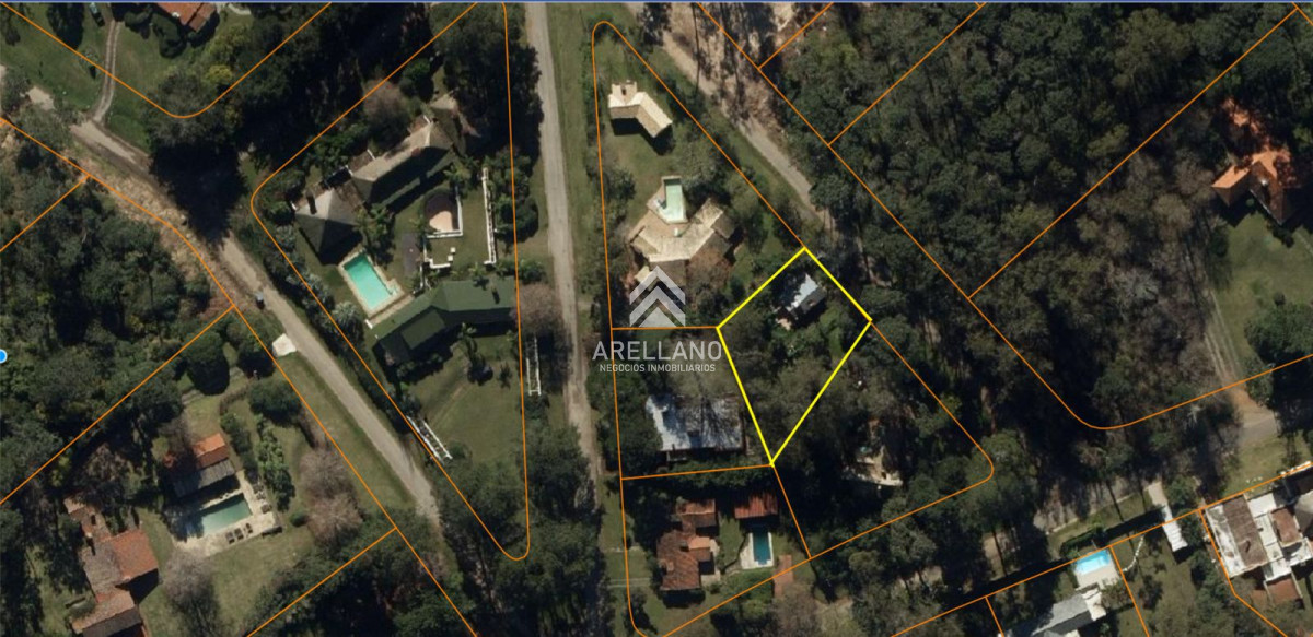 Casa ID.5605 - Oportunidad! Casa de 2 dormitorios 1000m2 de terreno!