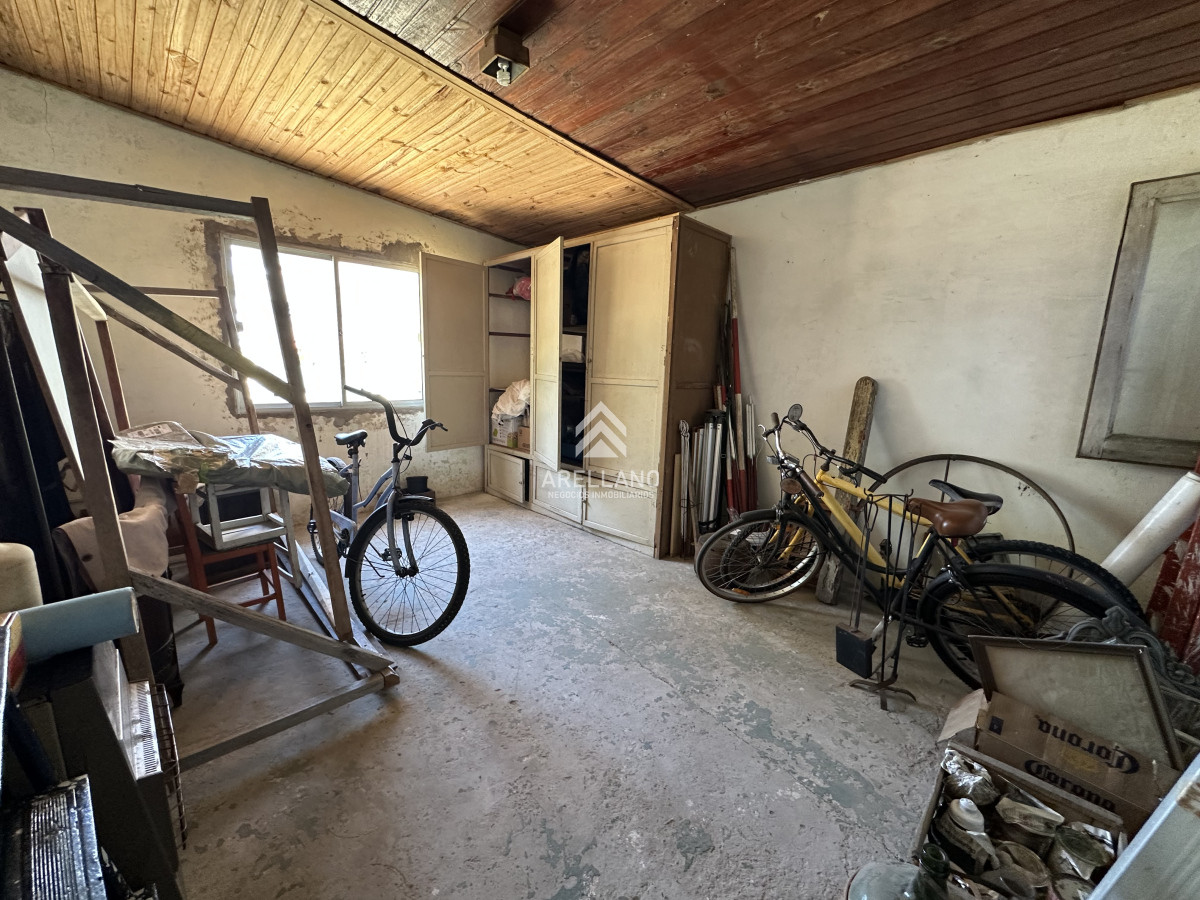 Casa ID.4217 - Venta casa 5 dormitorios en La Coronilla 