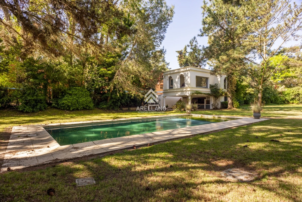 Casa ID.2663 - casa con piscina 5 dormitorios en suite, escritorio jardin amplio