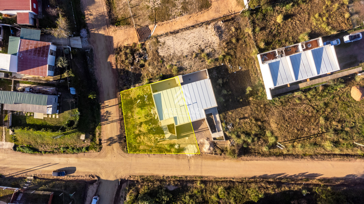 Casa ID.4605 - 2 dormitorios altos de la laguna con garage