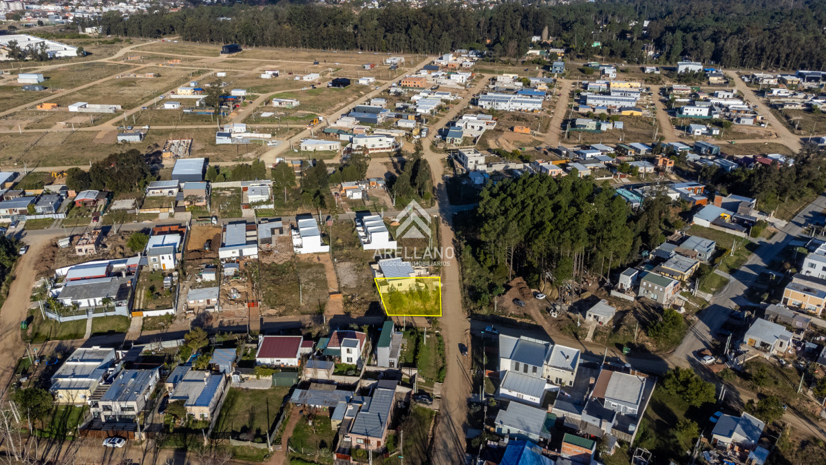 Casa ID.4605 - 2 dormitorios altos de la laguna con garage