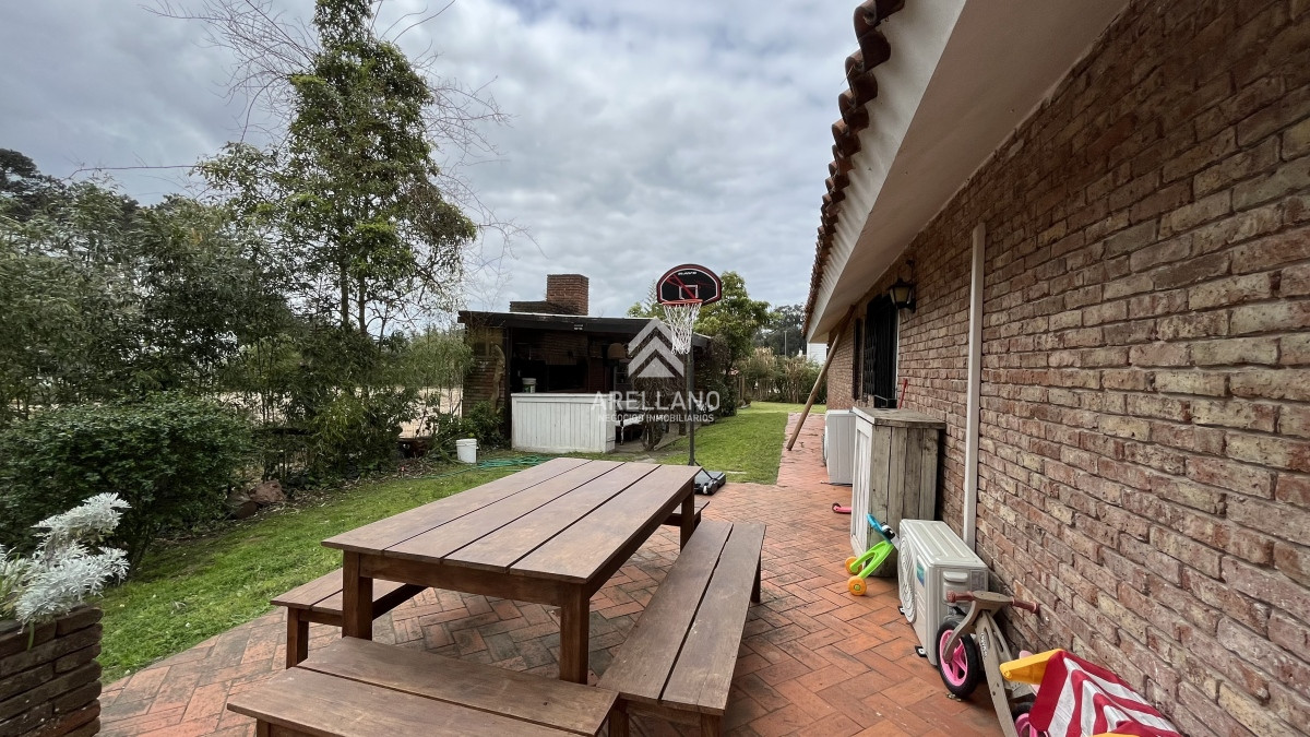 Casa ID.2529 - CASA ALQUILER VERANO 4 DORMITORIOS 3 BAÑOS  PISCINA CLIMATIZADA PUNTA DEL ESTE