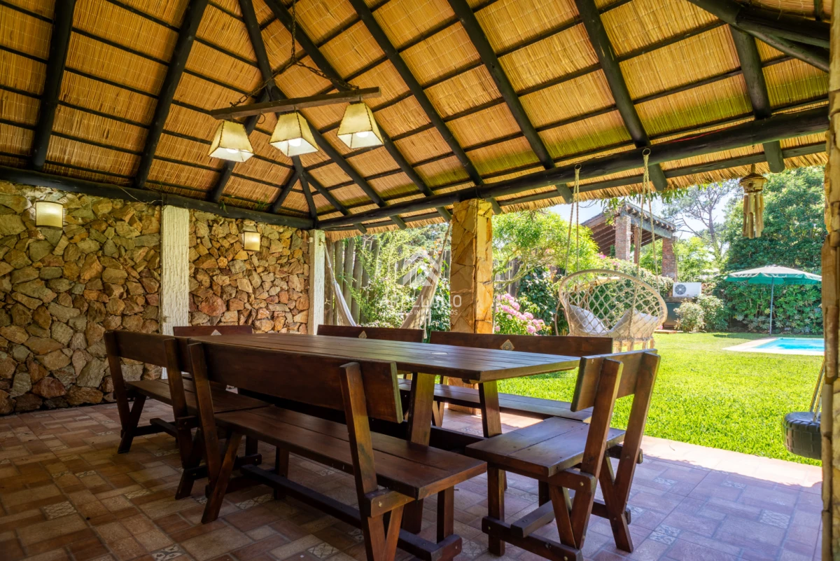Casa ID.5750 - Alquiler 5 dormitorios piscina climatizada Punta del Este