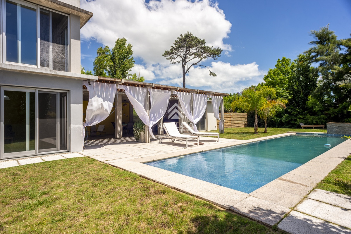 Casa ID.2822 - Venta casa 4 dormitorios La Residence Punta del Este